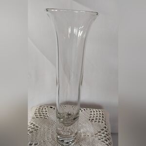 Elegant Vtg Hand Blown Clear Glass Bud /Stem Vase